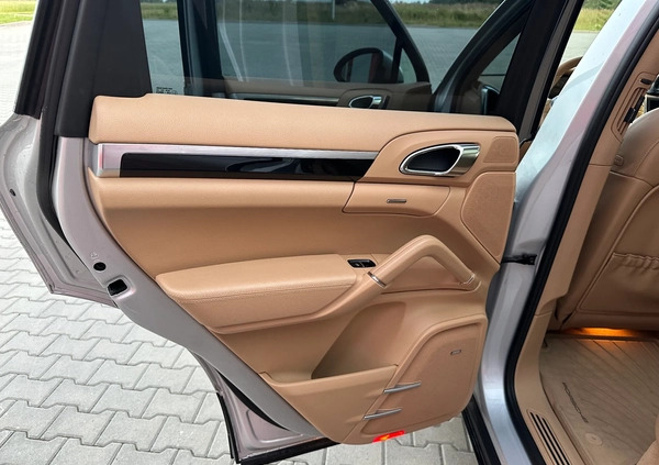 Porsche Cayenne cena 135900 przebieg: 139500, rok produkcji 2012 z Rzeszów małe 781